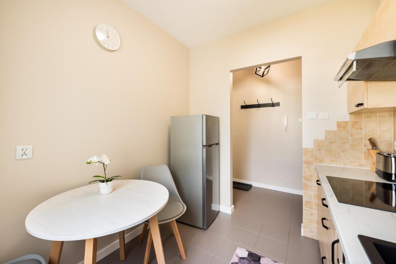 Ursus Pleasant Apartment Varsovia Exterior foto