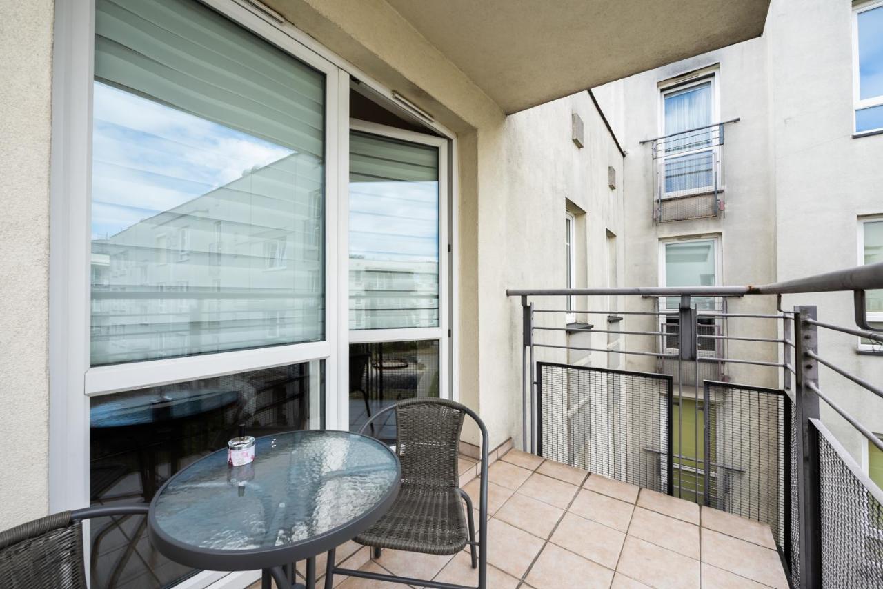 Ursus Pleasant Apartment Varsovia Exterior foto