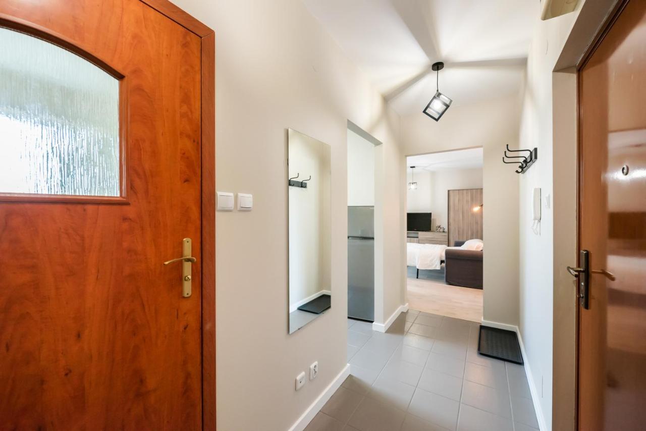 Ursus Pleasant Apartment Varsovia Exterior foto